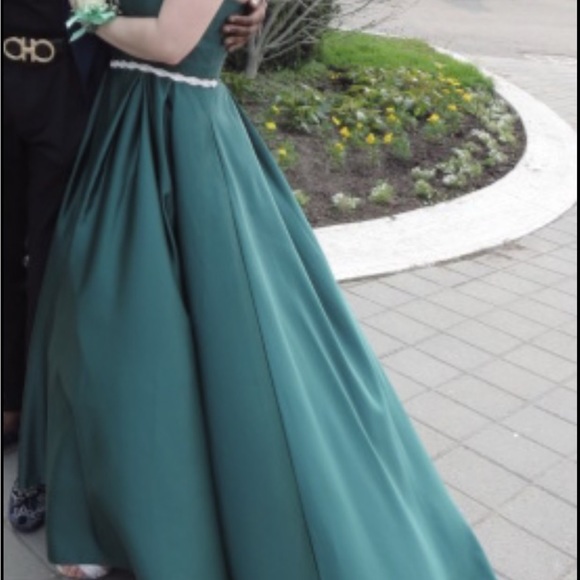 Emeral Green Prom Dress - Picture 3 of 3